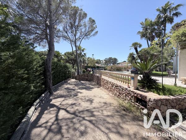 Maison à vendre 6 pièces 217 m² Fréjus