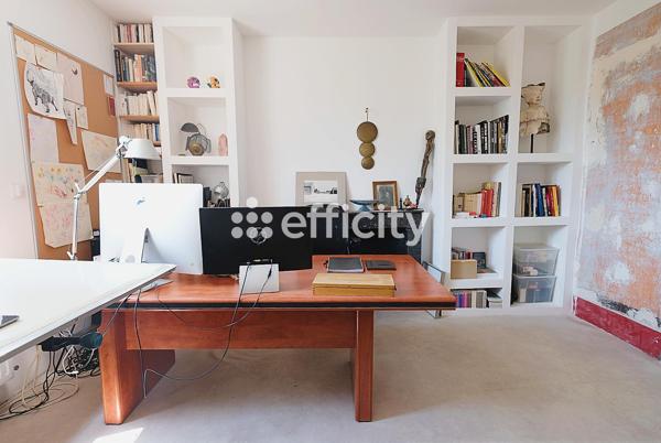 Immeuble
        
        - 464 m² Exclusivité 620 000 € *