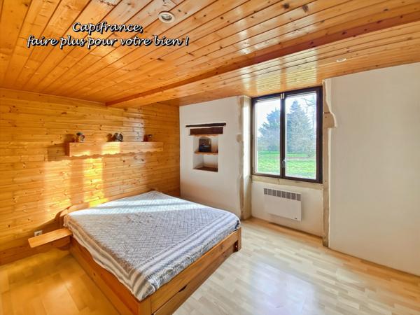 PROCHE LA CLAYETTE (71) Ancienne ferme rénovée 244 m², 10 pièces, 7 chambres avec dépendances et 2,5 ha de terrain