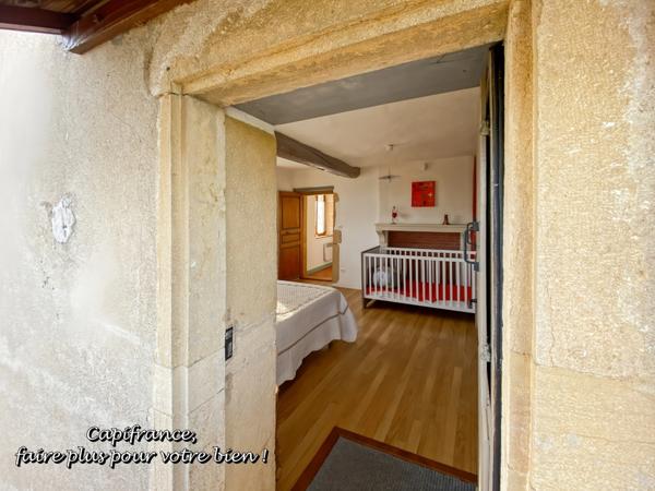 PROCHE LA CLAYETTE (71) Ancienne ferme rénovée 244 m², 10 pièces, 7 chambres avec dépendances et 2,5 ha de terrain