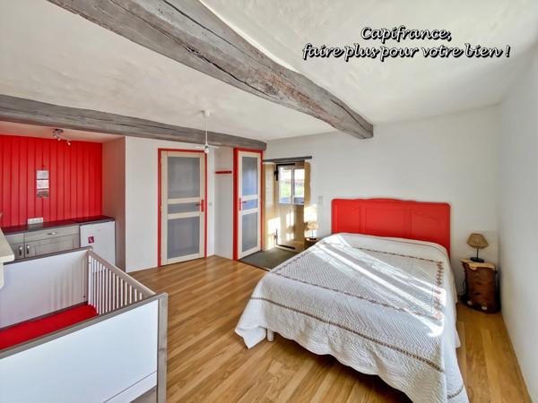 PROCHE LA CLAYETTE (71) Ancienne ferme rénovée 244 m², 10 pièces, 7 chambres avec dépendances et 2,5 ha de terrain