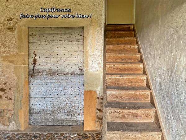 PROCHE LA CLAYETTE (71) Ancienne ferme rénovée 244 m², 10 pièces, 7 chambres avec dépendances et 2,5 ha de terrain