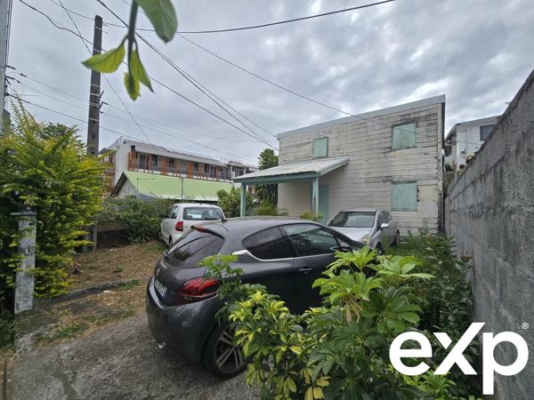 À SAISIR – PARCELLE STRATÉGIQUE AU CŒUR DU TAMPON