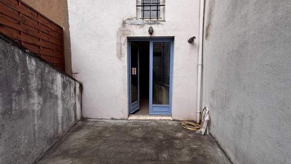 Maison coeur de ville en duplex, 5 P, avec commerce loué