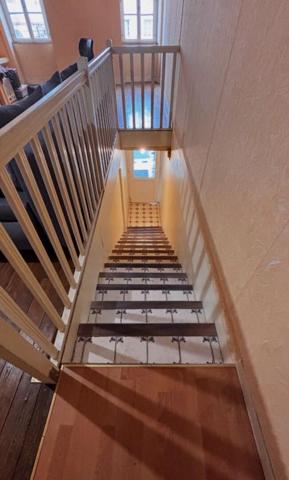 Maison coeur de ville en duplex, 5 P, avec commerce loué