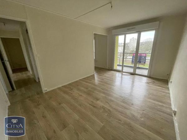 Appartement à louer 4 pièces 63.17m² Angoulême (16000)