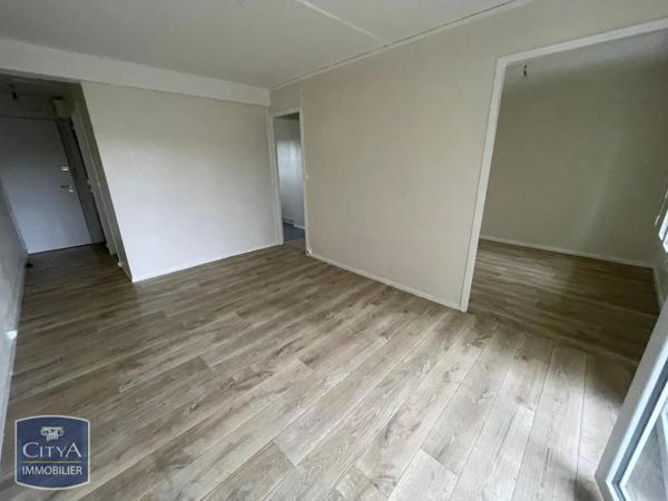 Appartement à louer 4 pièces 63.17m² Angoulême (16000)