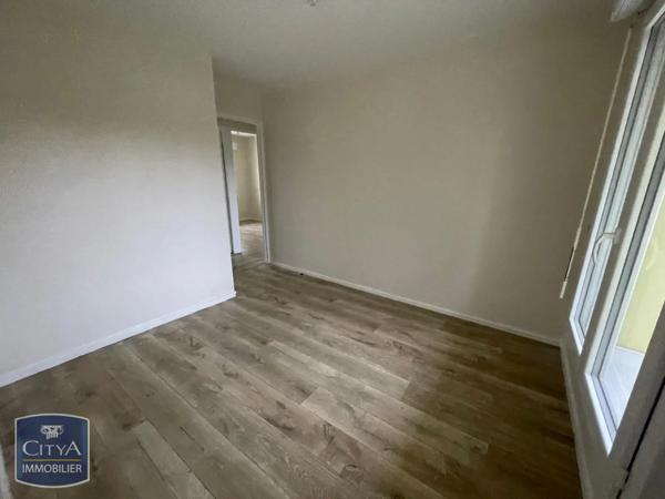 Appartement à louer 4 pièces 63.17m² Angoulême (16000)
