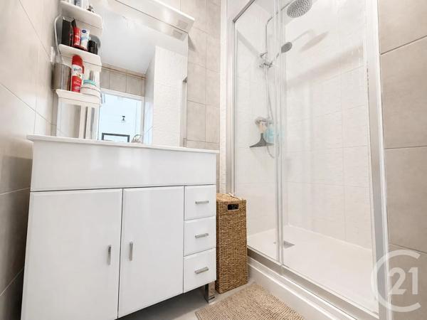 Appartement T2 à vendre  2 pièces - 53 m 2   VALENCE  - 26
