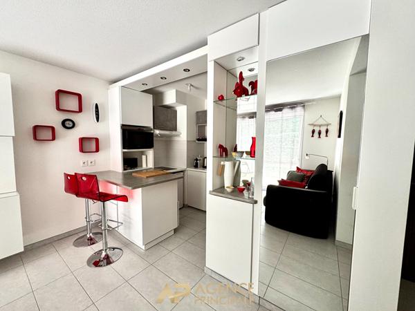 Appartement - T2 - 42m2 - Jardin - Parking - La Rochelle Médiathèque (Ville en bois) 295 000 € **  - Référence  JH736D3