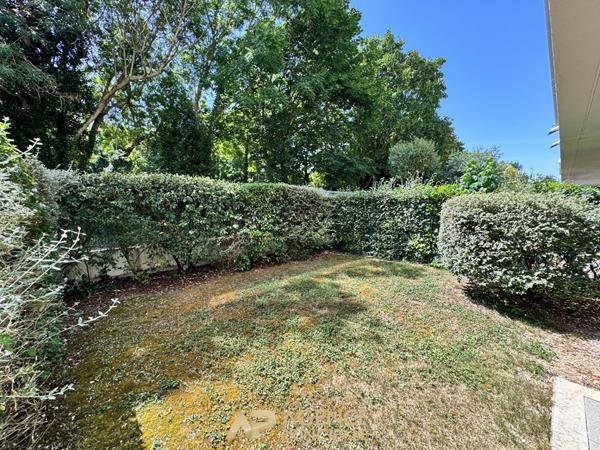 Appartement - T2 - 42m2 - Jardin - Parking - La Rochelle Médiathèque (Ville en bois) 295 000 € **  - Référence  JH736D3