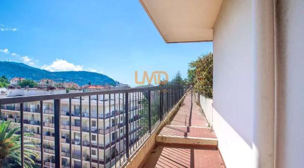 Nice Cimiez - Appartement de 4 Pieces Dernier étage - Terrasse 380m2