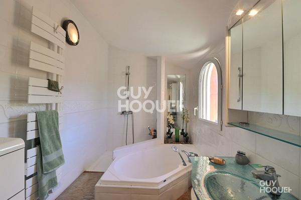 À VENDRE BIEN RARE À LATTES - ÉLÉGANTE VILLA FAMILIALE DE STYLE MÉDITERRANÉEN