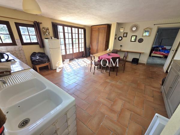 Villa 6 pièce(s) 5 chambre(s) 160 m²