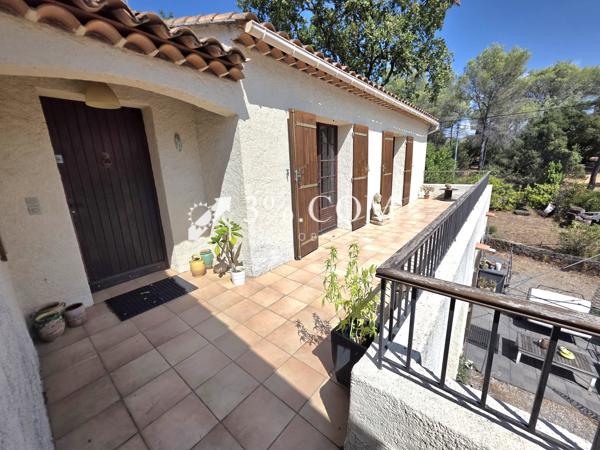 Villa 6 pièce(s) 5 chambre(s) 160 m²