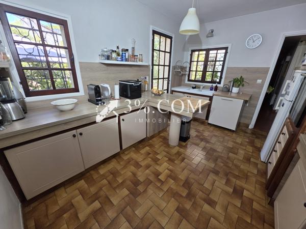 Villa 6 pièce(s) 5 chambre(s) 160 m²