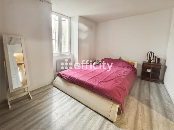 Immeuble
         8 pièces
        - 185 m² Exclusivité 262 000 € *