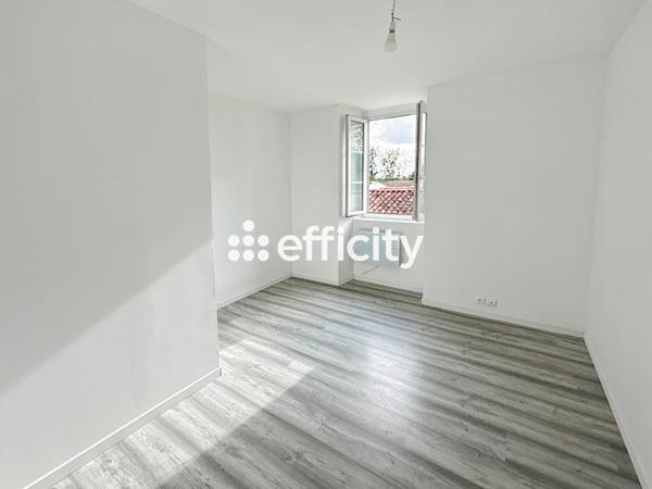 Immeuble
         8 pièces
        - 185 m² Exclusivité 262 000 € *