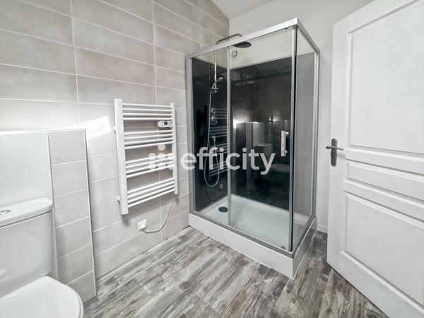 Immeuble
         8 pièces
        - 185 m² Exclusivité 262 000 € *