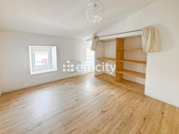 Immeuble
         8 pièces
        - 185 m² Exclusivité 262 000 € *
