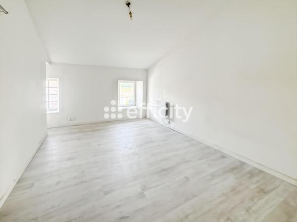 Immeuble
         8 pièces
        - 185 m² Exclusivité 262 000 € *