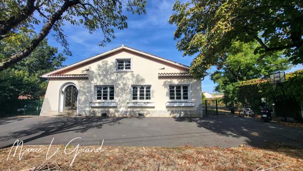 Maison
         7 pièces
        - 160 m² Exclusivité 325 000 €*