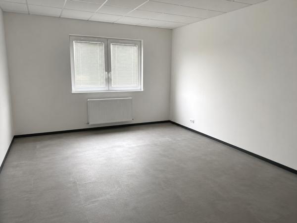 Saint-Maximin-la-Sainte-Baume (83470) À louer – Bureau 30 m²