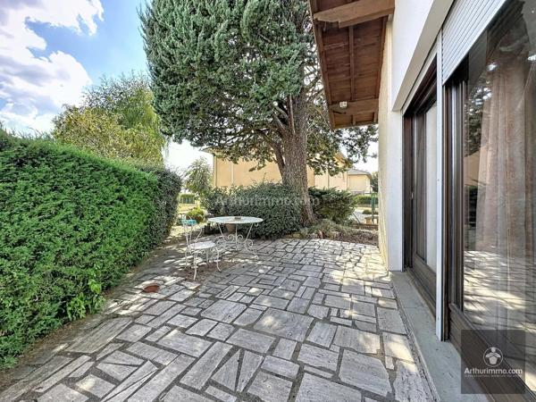 Vente                                                      Maison
                        
                     5 pièces                      143 m2                     à Le Coteau