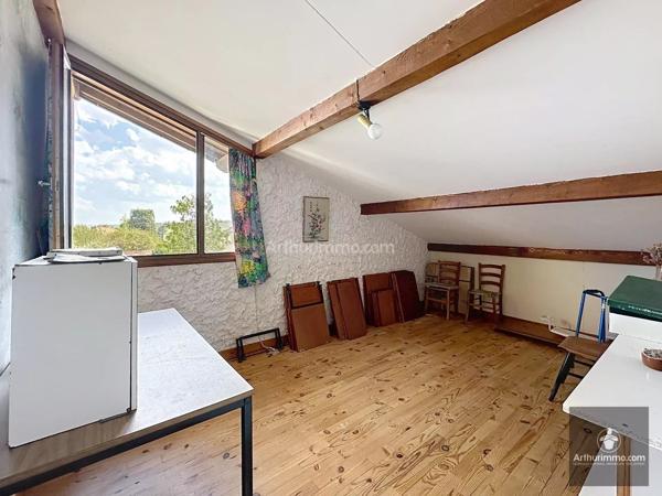 Vente                                                      Maison
                        
                     5 pièces                      143 m2                     à Le Coteau