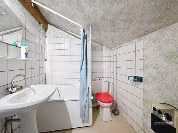 Vente                                                      Maison
                        
                     5 pièces                      143 m2                     à Le Coteau