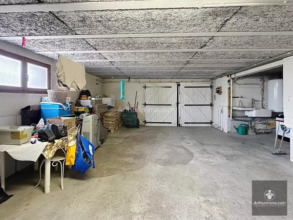 Vente                                                      Maison
                        
                     5 pièces                      143 m2                     à Le Coteau