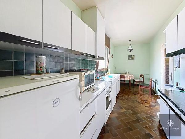 Vente                                                      Maison
                        
                     5 pièces                      143 m2                     à Le Coteau