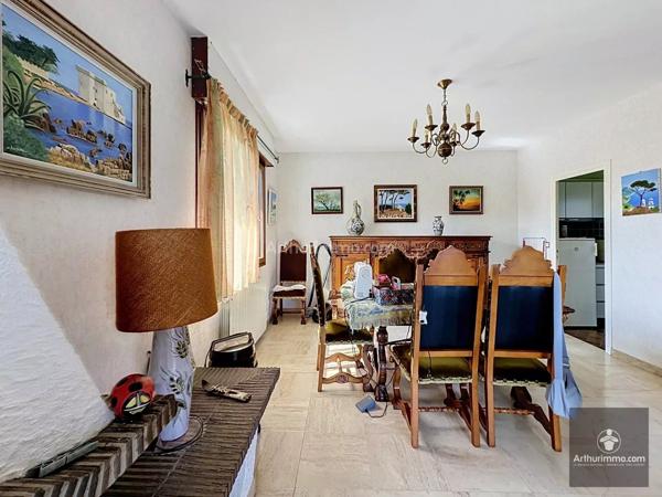 Vente                                                      Maison
                        
                     5 pièces                      143 m2                     à Le Coteau