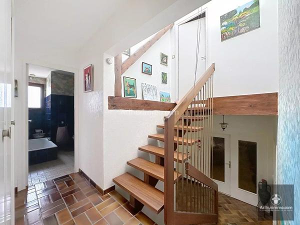 Vente                                                      Maison
                        
                     5 pièces                      143 m2                     à Le Coteau