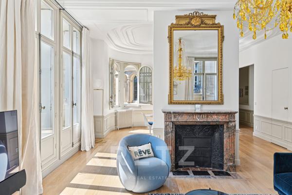 Appartement rénové dans un bel Hôtel Particulier