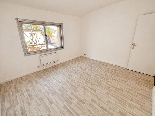 Bureaux à louer 89 M² - Quartier Mairie SAINT MAUR DES FOSSES ( RER A ) - SAINT MAUR DES FOSSES