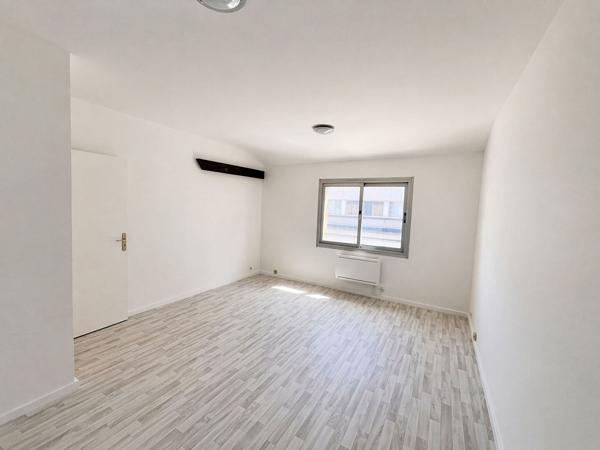 Bureaux à louer 89 M² - Quartier Mairie SAINT MAUR DES FOSSES ( RER A ) - SAINT MAUR DES FOSSES