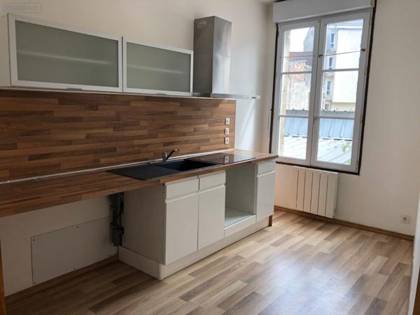 Appartement à louer à Crépy-en-Valois dans l'Oise (60800), ref : 60092/341   
centre ville