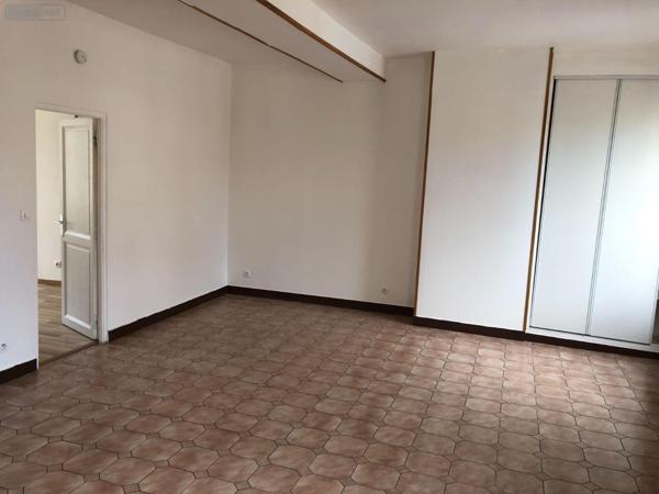 Appartement à louer à Crépy-en-Valois dans l'Oise (60800), ref : 60092/341   
centre ville