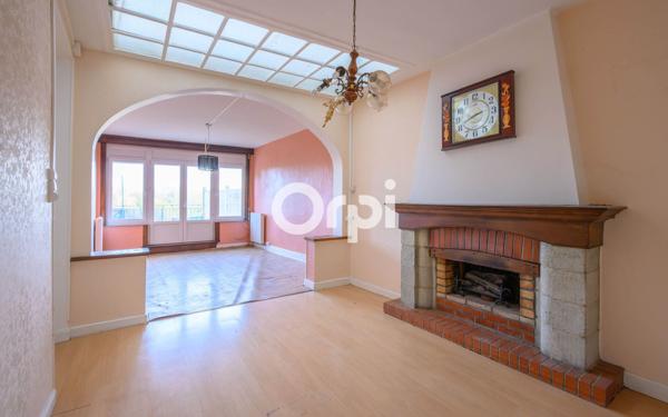 Immeuble à vendre    8 pièces • 280 m2 Berlaimont