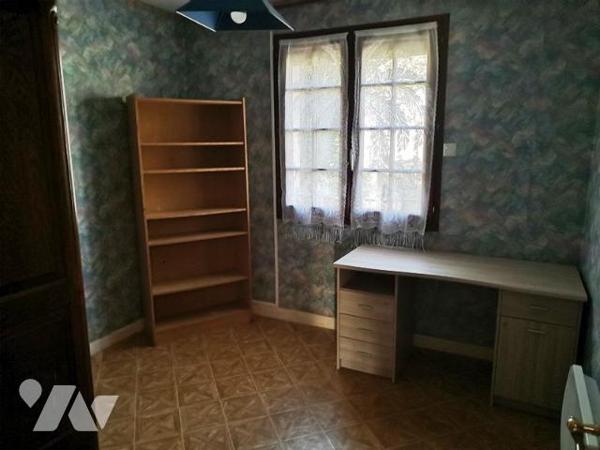 PUTANGES: Proche tous commerces, maison 4 chambres, sous sol terrain 700 m²