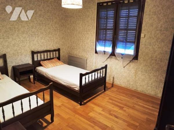 PUTANGES: Proche tous commerces, maison 4 chambres, sous sol terrain 700 m²