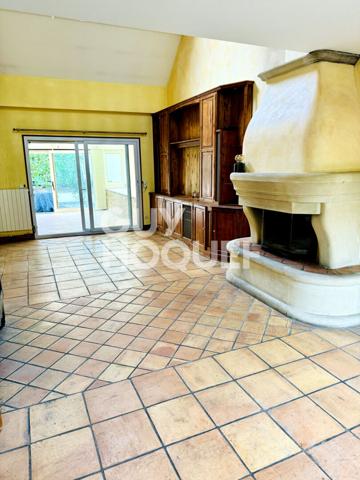 BOUAFLE - Maison familiale de 8 pièces - 196m2