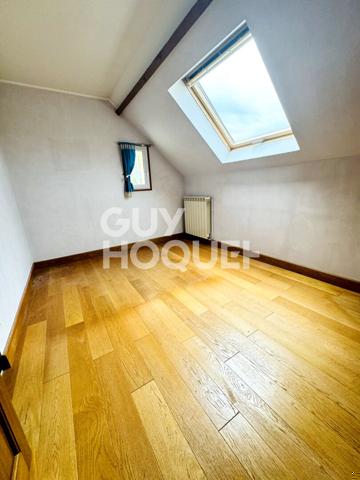 BOUAFLE - Maison familiale de 8 pièces - 196m2