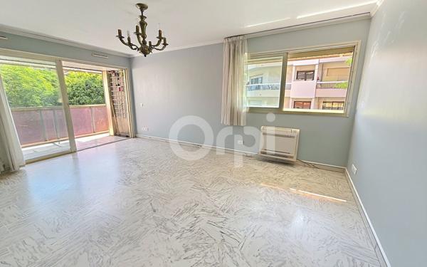 Appartement à vendre    3 pièces • 76,57 m2 Antibes