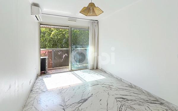 Appartement à vendre    3 pièces • 76,57 m2 Antibes