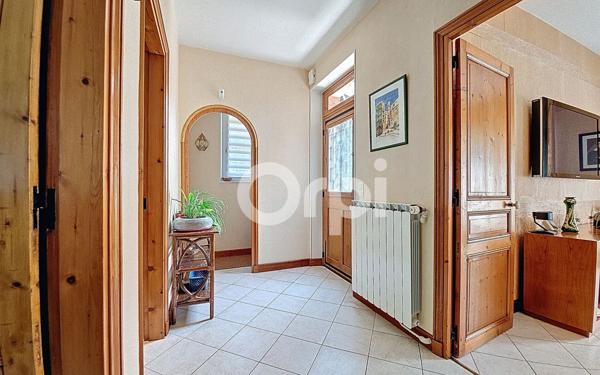 Maison à vendre    8 pièces • 183 m2 Saint-Fargeau-Ponthierry