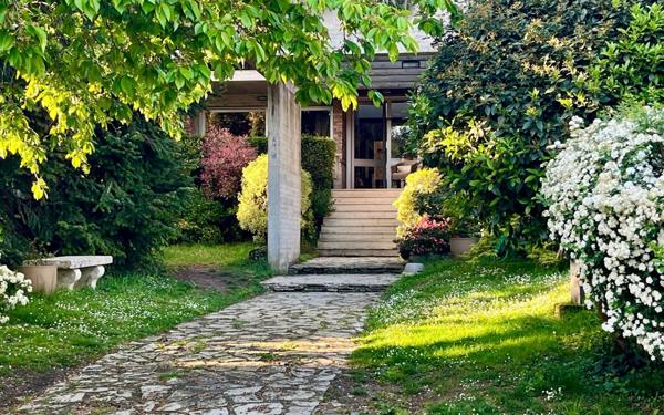 Maison à vendre    8 pièces • 296 m2 Palaiseau