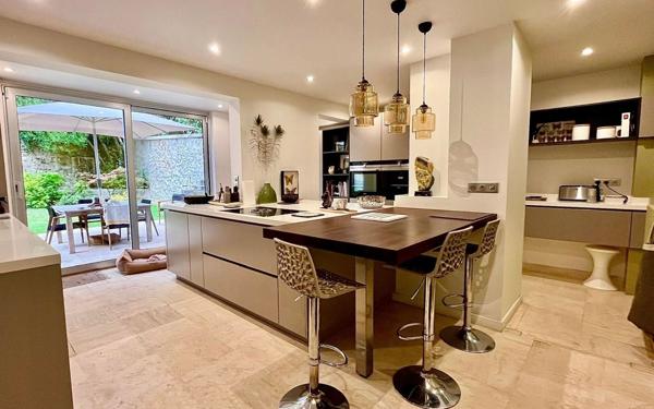 Maison à vendre    8 pièces • 296 m2 Palaiseau