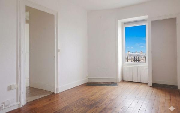 Appartement à vendre    1 pièce • 31 m2 Lyon 7